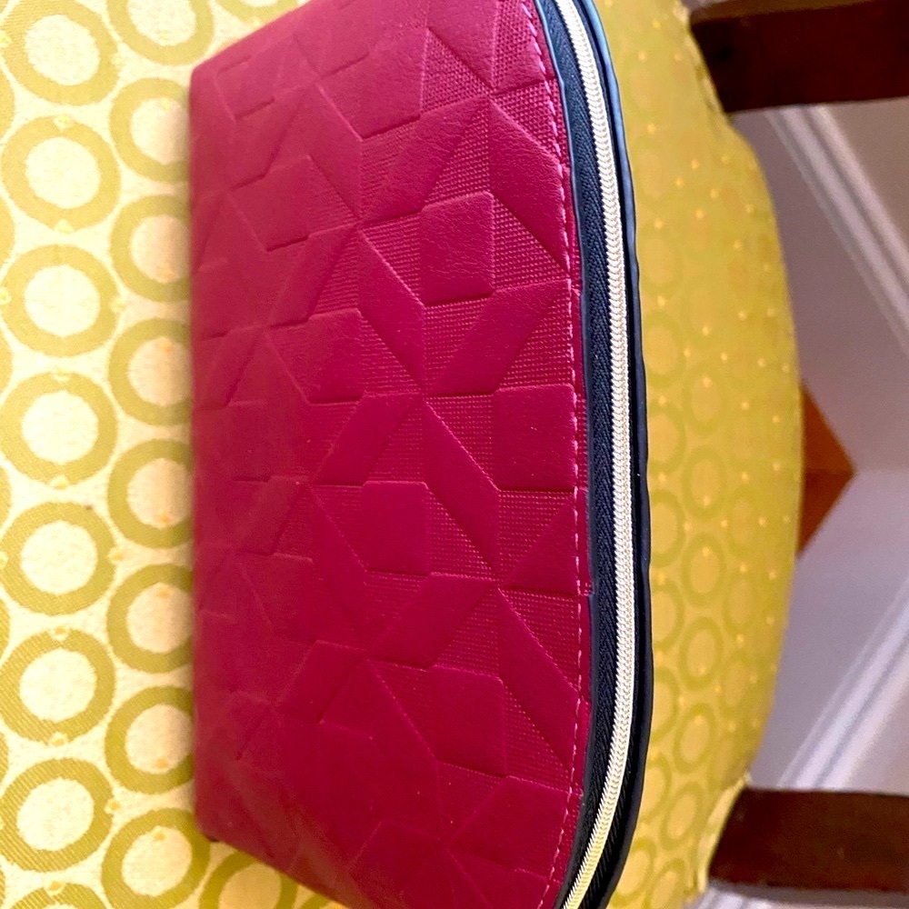Cosmetic bag